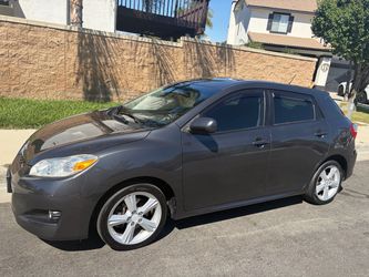 Selling super Clean 2010 Toyota Matrix S Model Hatchback