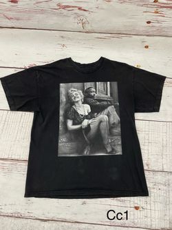The Tupac And Madonna Graphic Tee is a relaxed fit T-shirt for men in size M