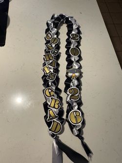 Graduation leis