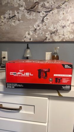 Milwaukee M18 FUEL 18 Gauge Brad Nailer