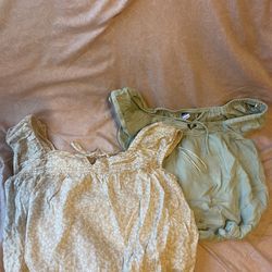 2 Old Navy Tops 