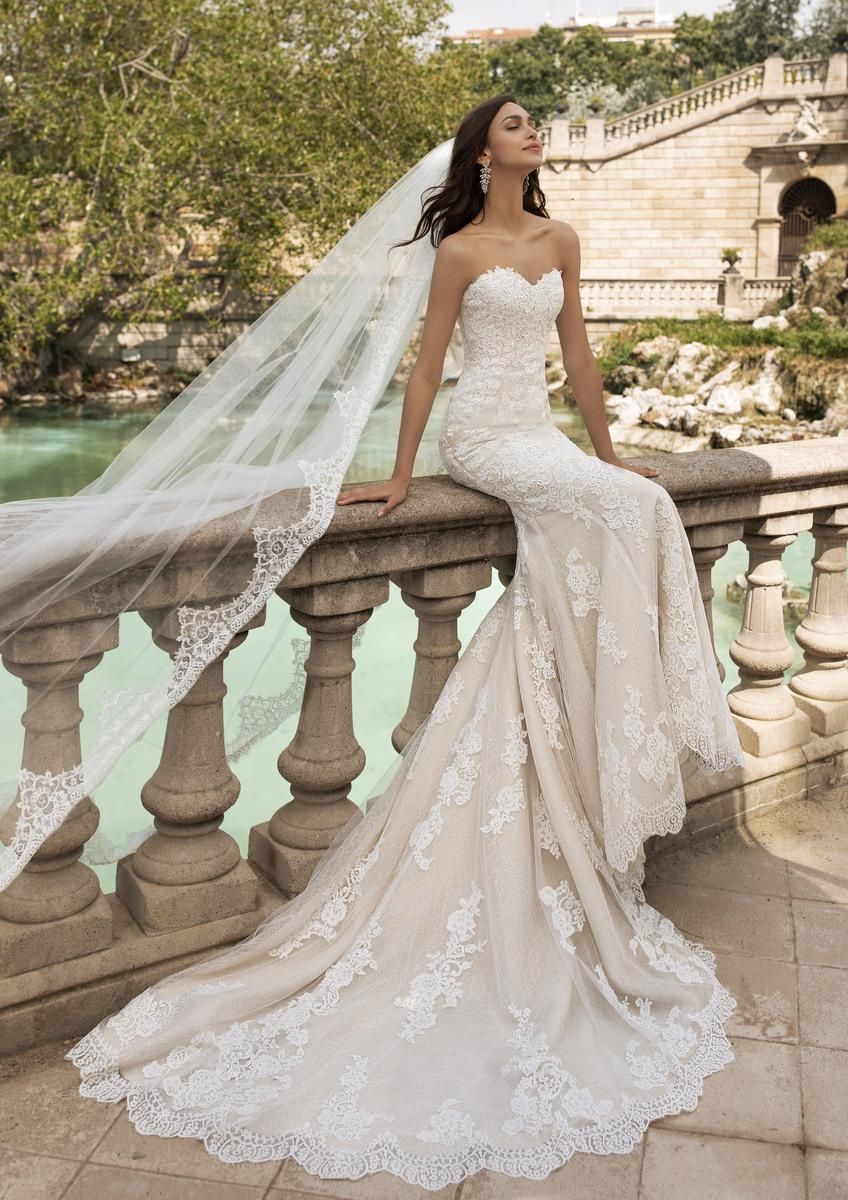 Brand New Wedding Dress On Clearance 60% OFF
