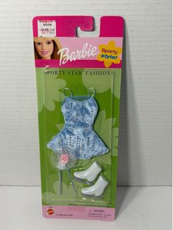Vintage 2001 Mattel Barbie Sporty Star Fashions - Ice Skating Outfit (New in Pack)