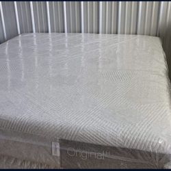 Brand New King Size Casper Original Hybrid Mattress!!