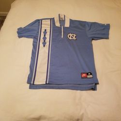 Nike Mens UNC Basketball Warm Up Shirt Size M