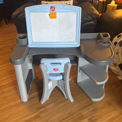 Step 2 Studio Art Desk