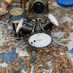Drum Set (Almost Complete Set)