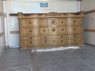 9 drawer  dresser with felt on all 3 top drawers