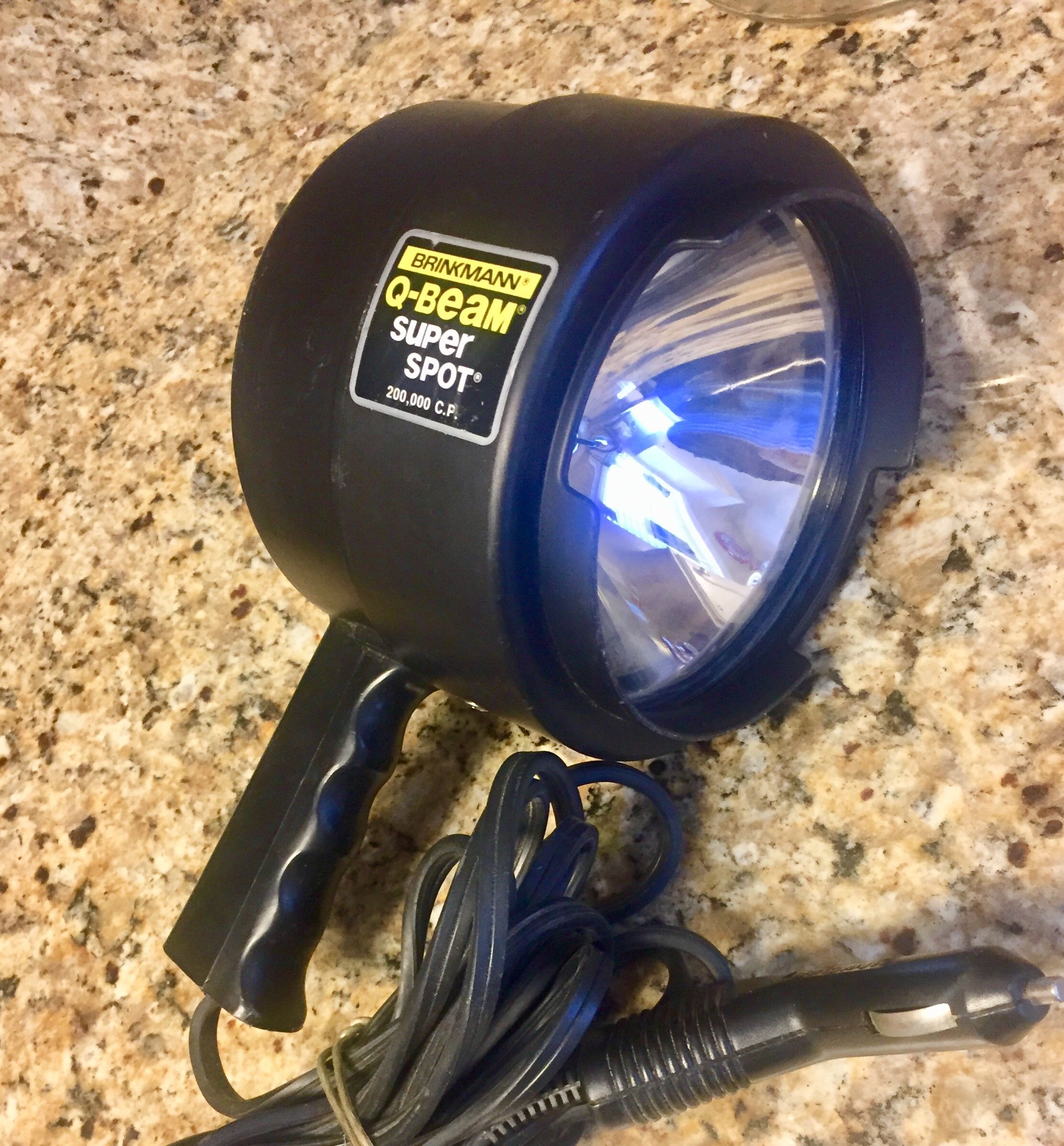 BRINKMANN Q-Beam Super Spot Light 200,000 Candlepower 12VDC excellent working / cosmetic condition . No holds without payment. Cash or Venmo. Pick up