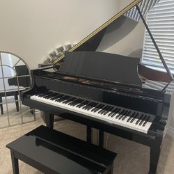 Kawai Baby Grand piano 