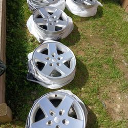 16 Inch Jeep Rims with Center Caps 