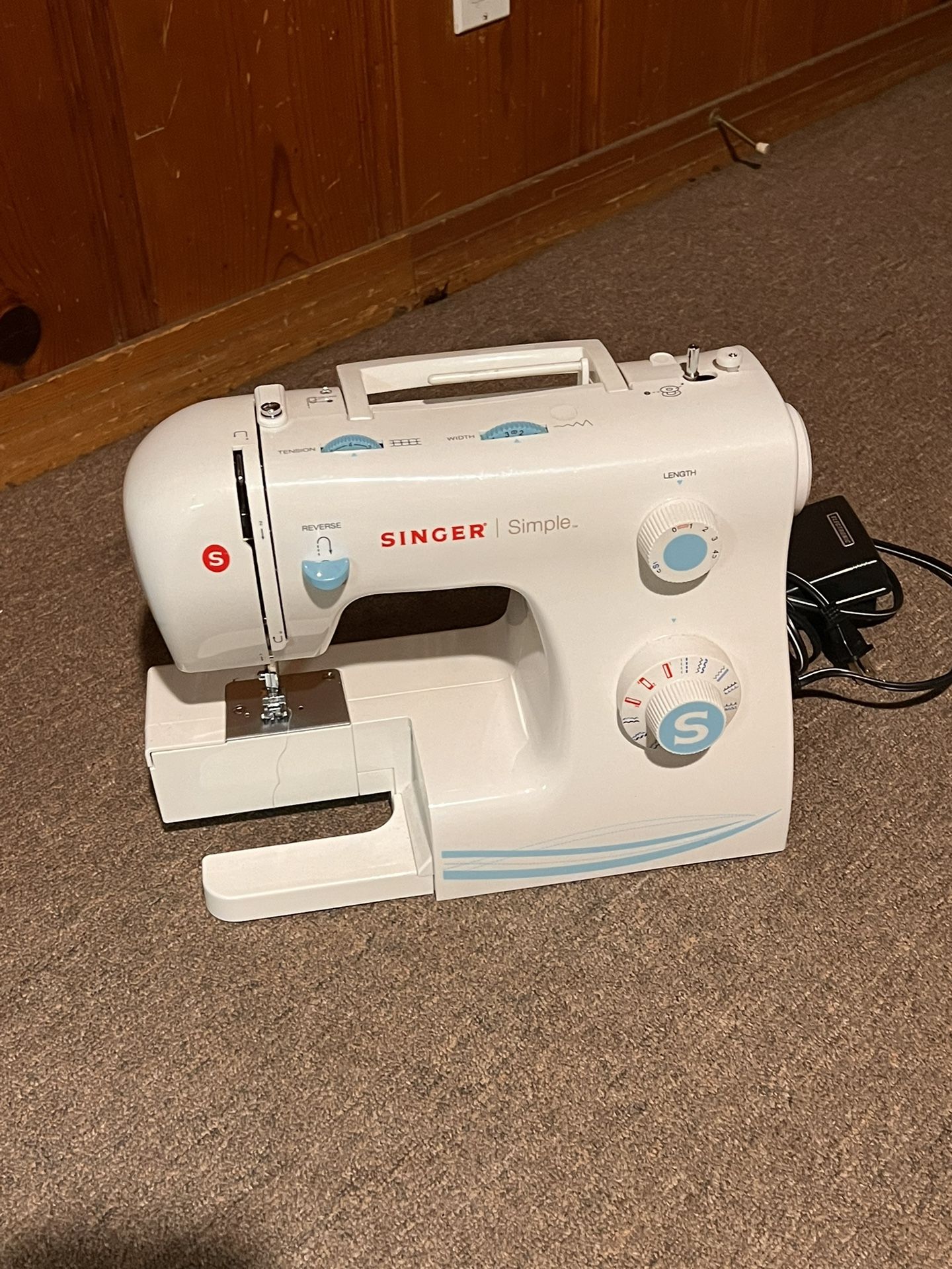 Singer Simple Sewing Machine 2263