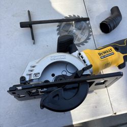 DeWalt 20V Brushless Circular Saw