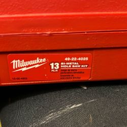 Milwaukee 13 Piece Hole Saw Kit