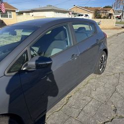 2016 KIA Forte 5-Door