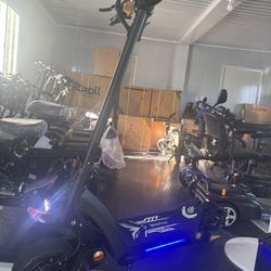 Double-motor big scooter