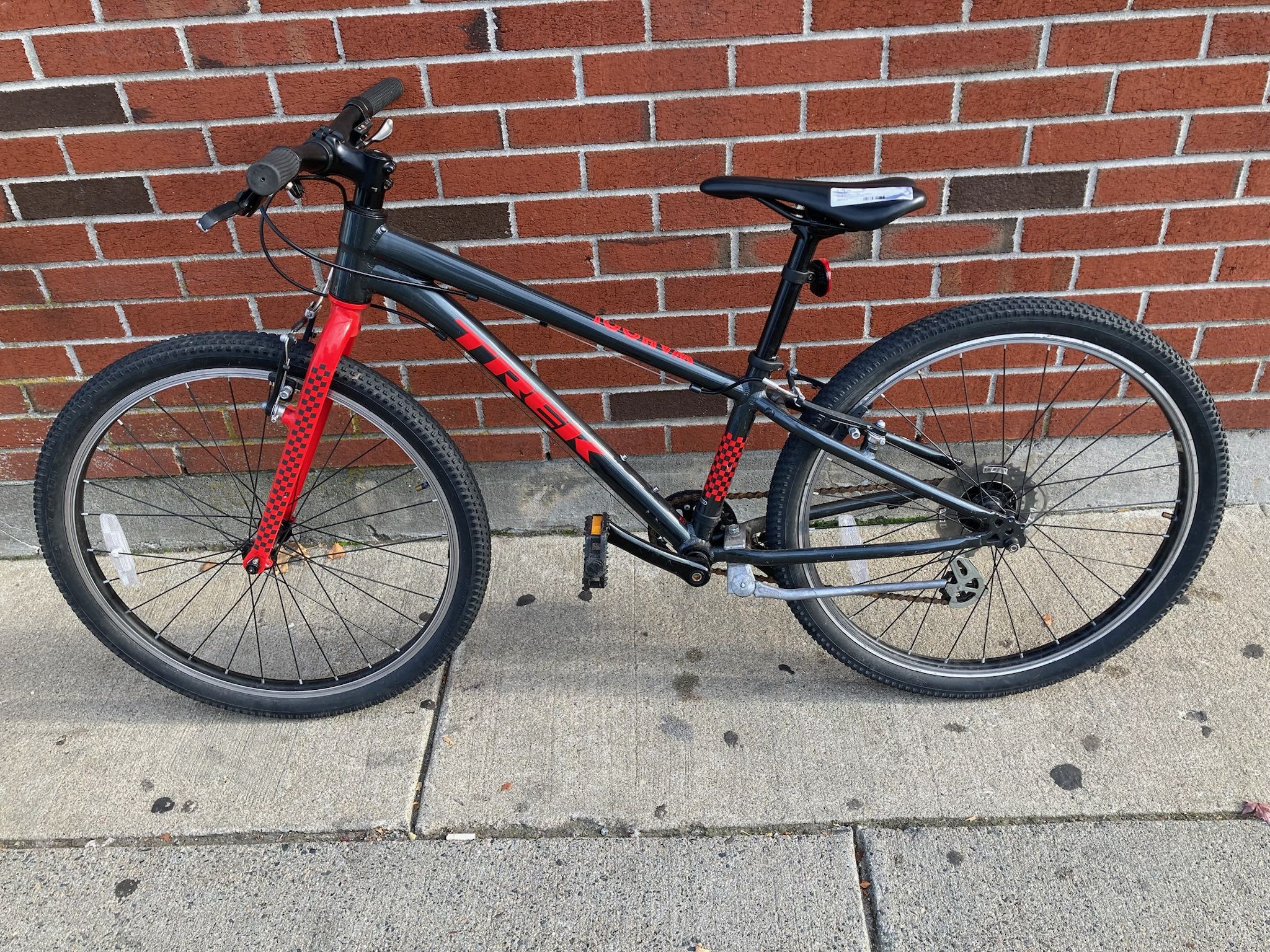 TRECK WAHOO RED / BLACK BIKE 12" FRAME, 24" WHEELS
