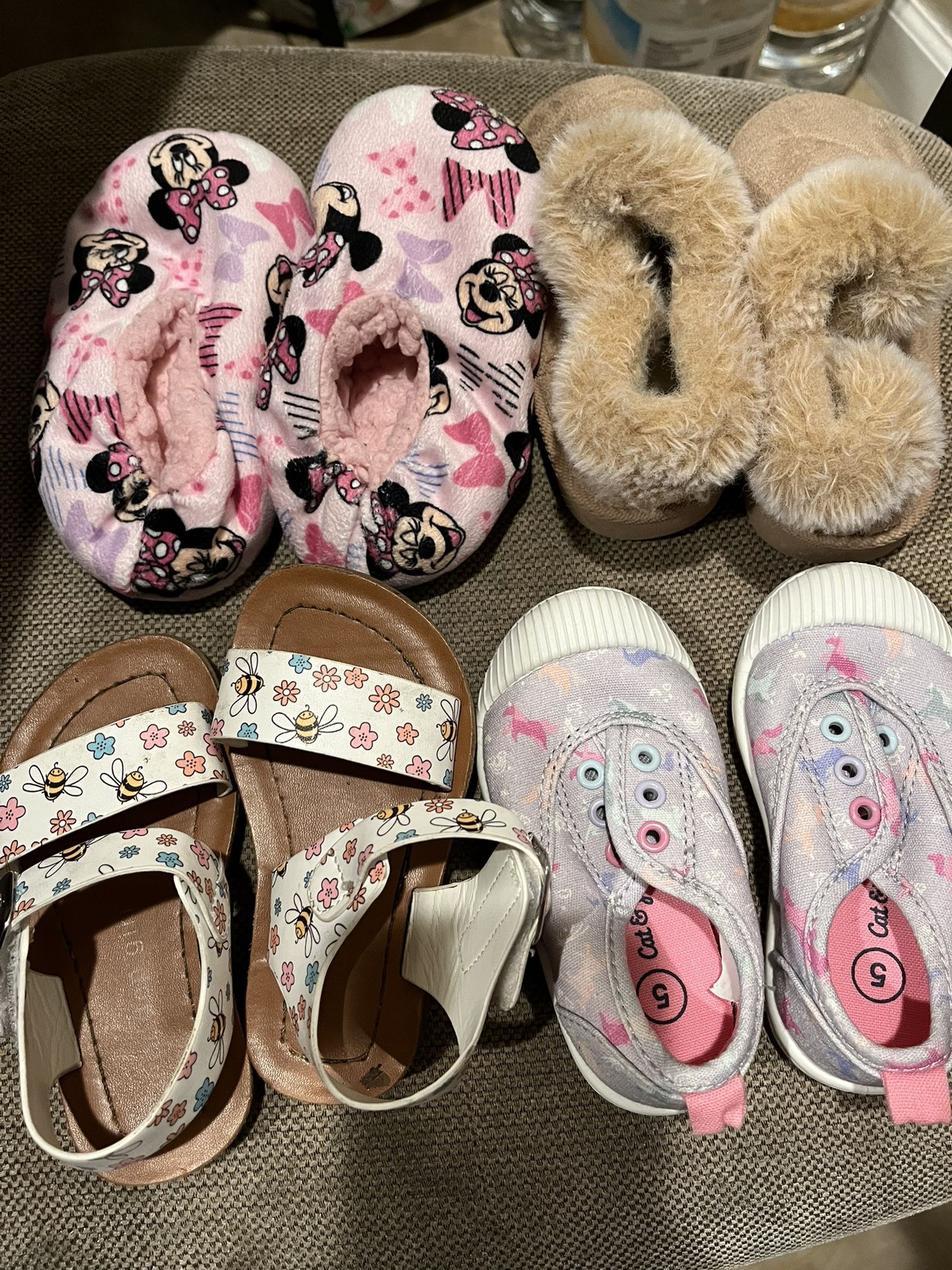 Girls Size 5 Sandal Size 6