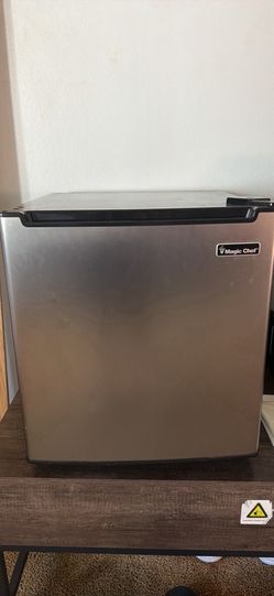 Mini fridge