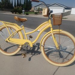 Huffy Nel Lusso Beach Cruiser Bike Like New 