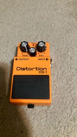 Boss distortion ds-1 distortion pedal