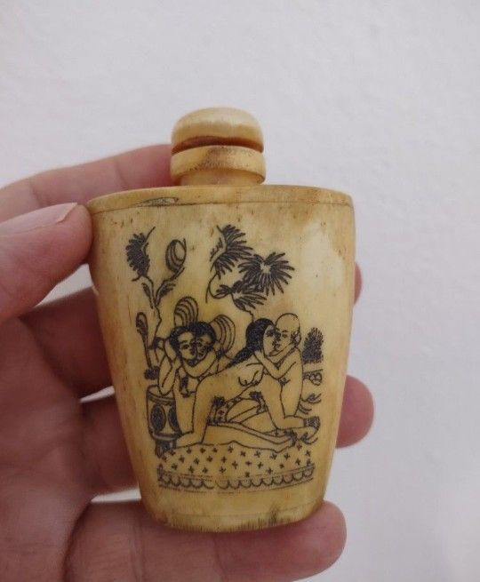 Nippon Art Old Vintage Nippon Snuff Bottle; Hand made w/ lid.