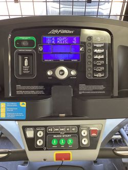 Life Fitness High End Folding Treadmill W/ ONLY 16 Run Hours