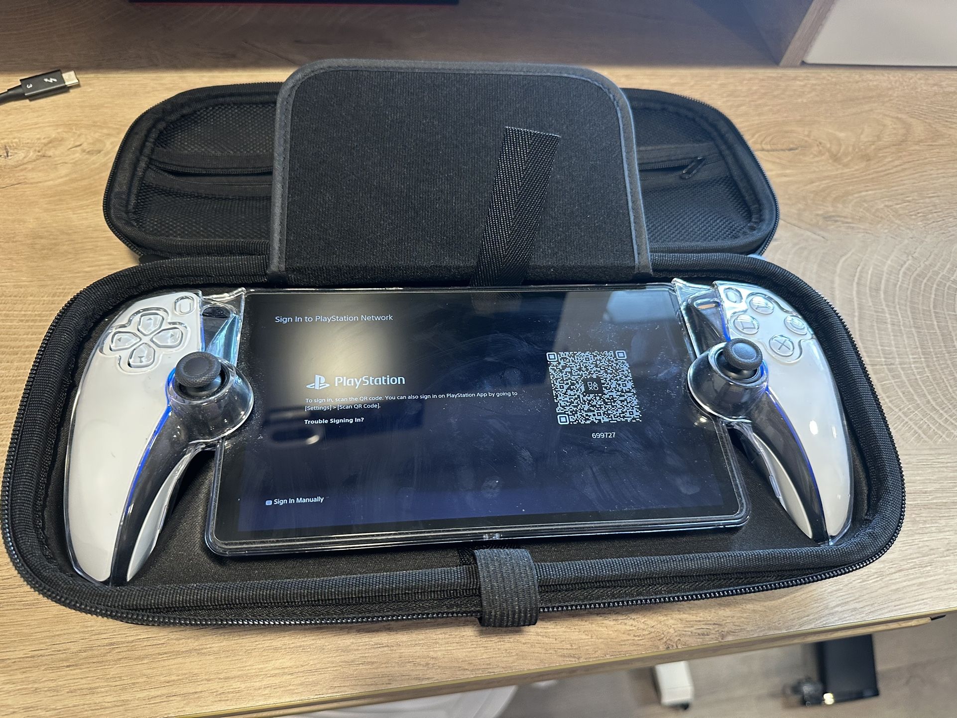 PS PlayStation Portal With shell And Travel Case