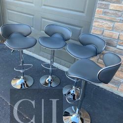 New 4 Gray Bar Stools 