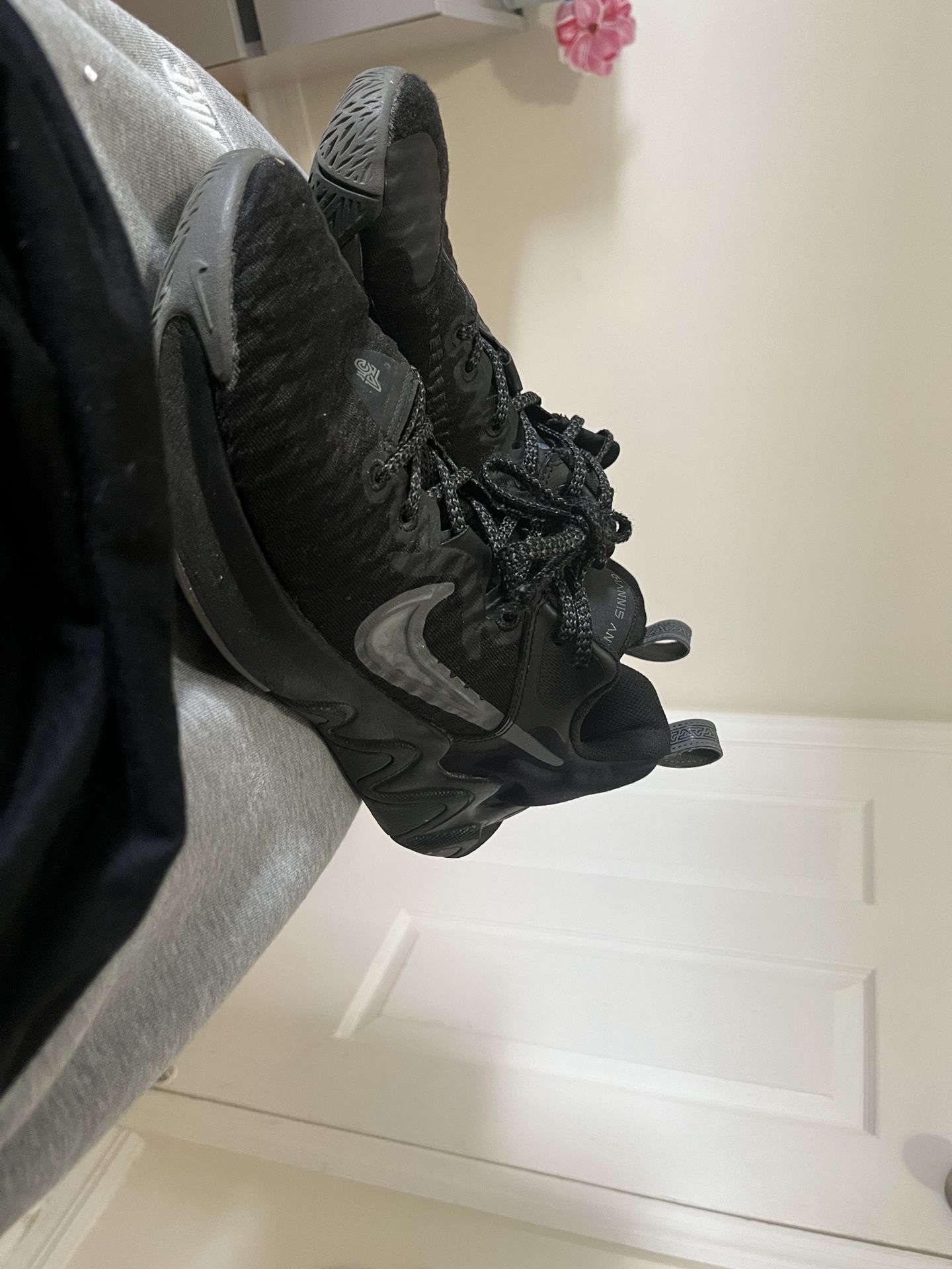 nike Giannis basketball shoes