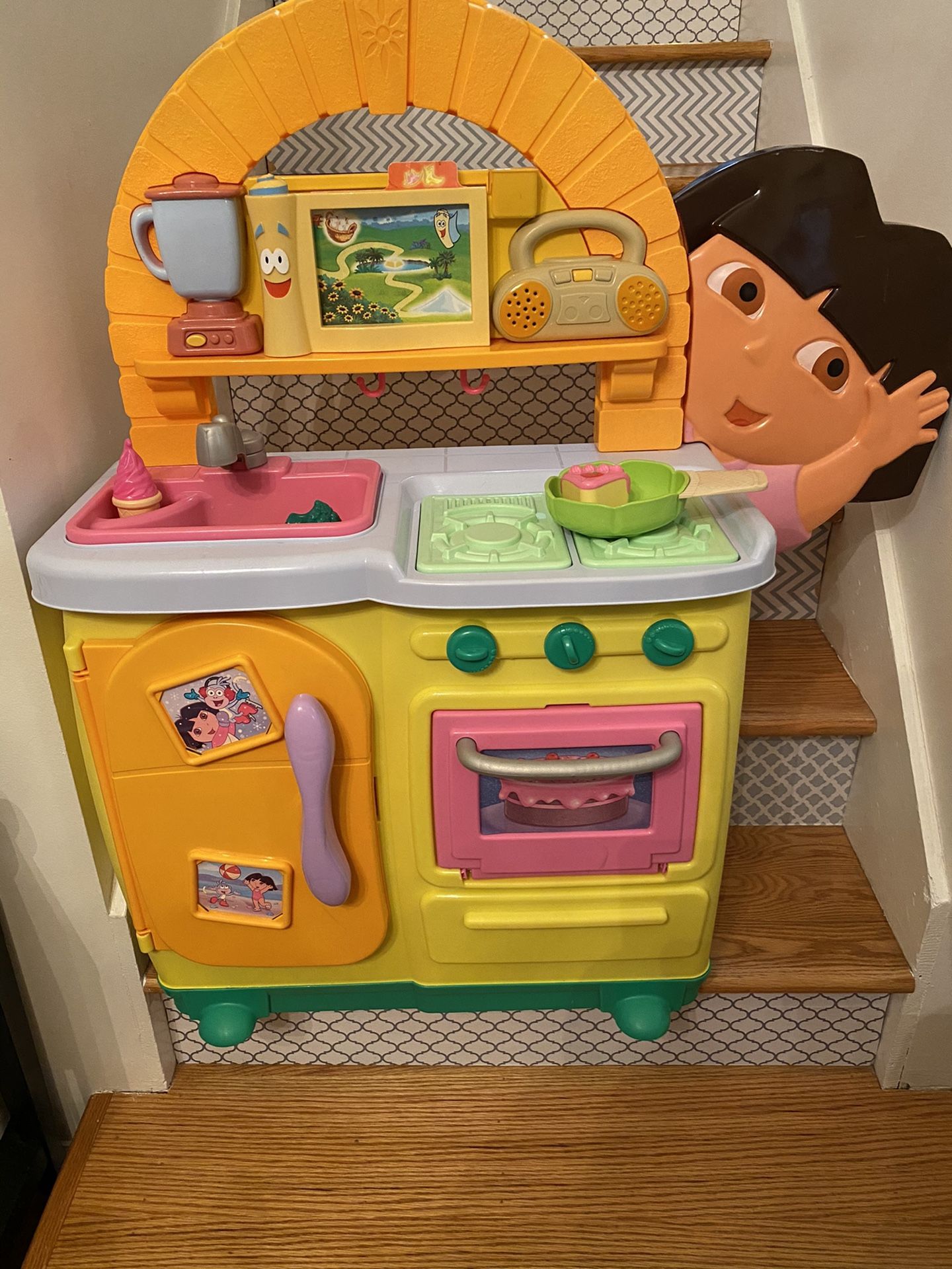 DORA The unboxing Explorer Kitchen Pretend