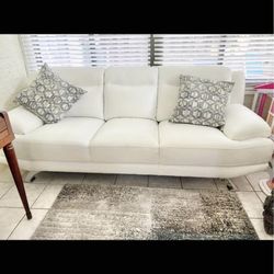 Like New 6 Months Old Leather Couch Made By 