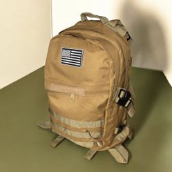 Tactical Military-Style Assault Backpack – Heavy-Duty MOLLE Pack with American Flag Patch (Coyote Brown)