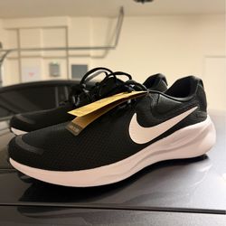 NIKE REVOLUTION 7 Size 10