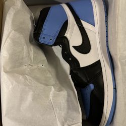 Jordan 1 High Og Retro “UNC-Toe” size(10.5M). Worn 1x comes with Og all. Size swap for a size(11M). Or $180 cash(Retail)‼️ Trades Always welcome. Tap 