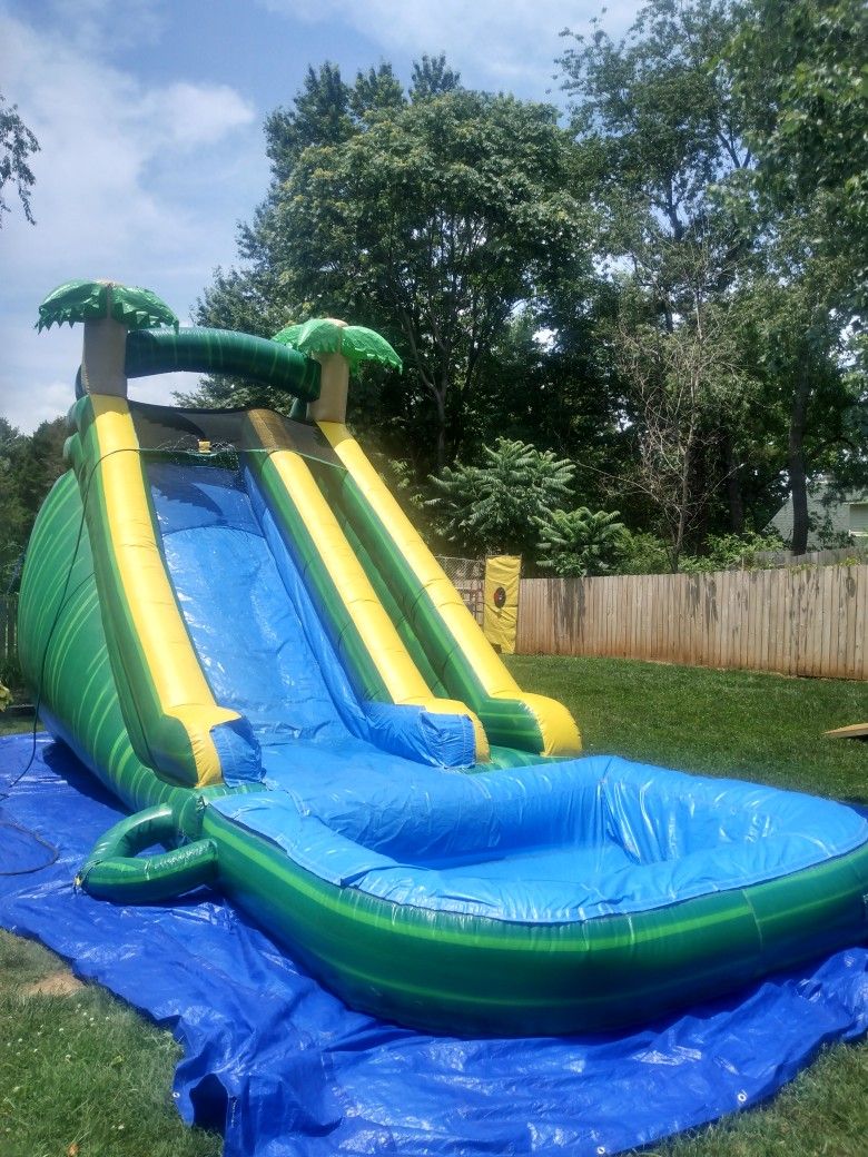 18 Ft Giant Slide With Blower Commercial Grade