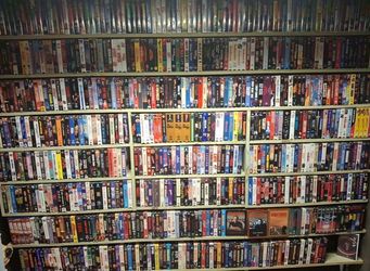 Tons of VHS and Laserdiscs - 80s 90s Horror Comedy Sci Fi