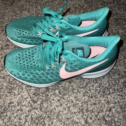 Nice Ladies Nikes Size 5.5