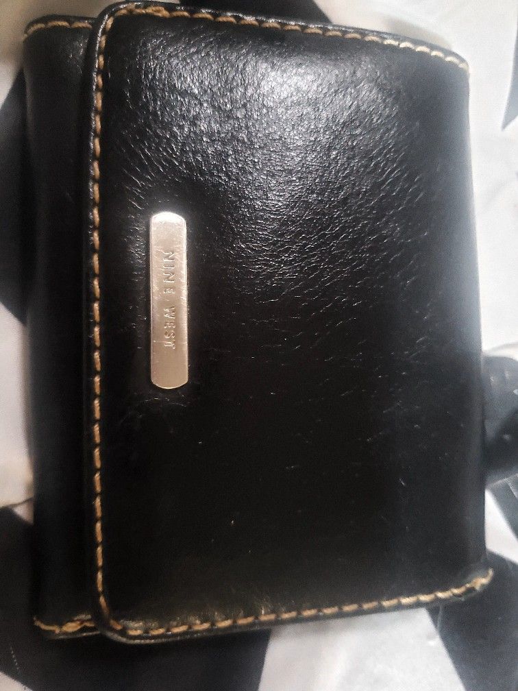 Small 9 West Wallet