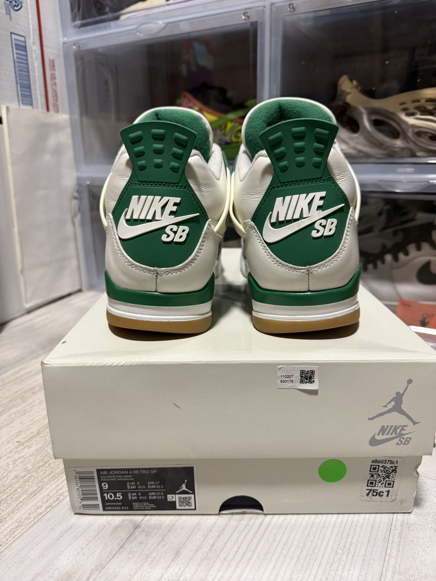 Air Jordan 4 Retro SB Pine Green