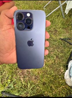 UNLOCKED IPhone 14 Pro