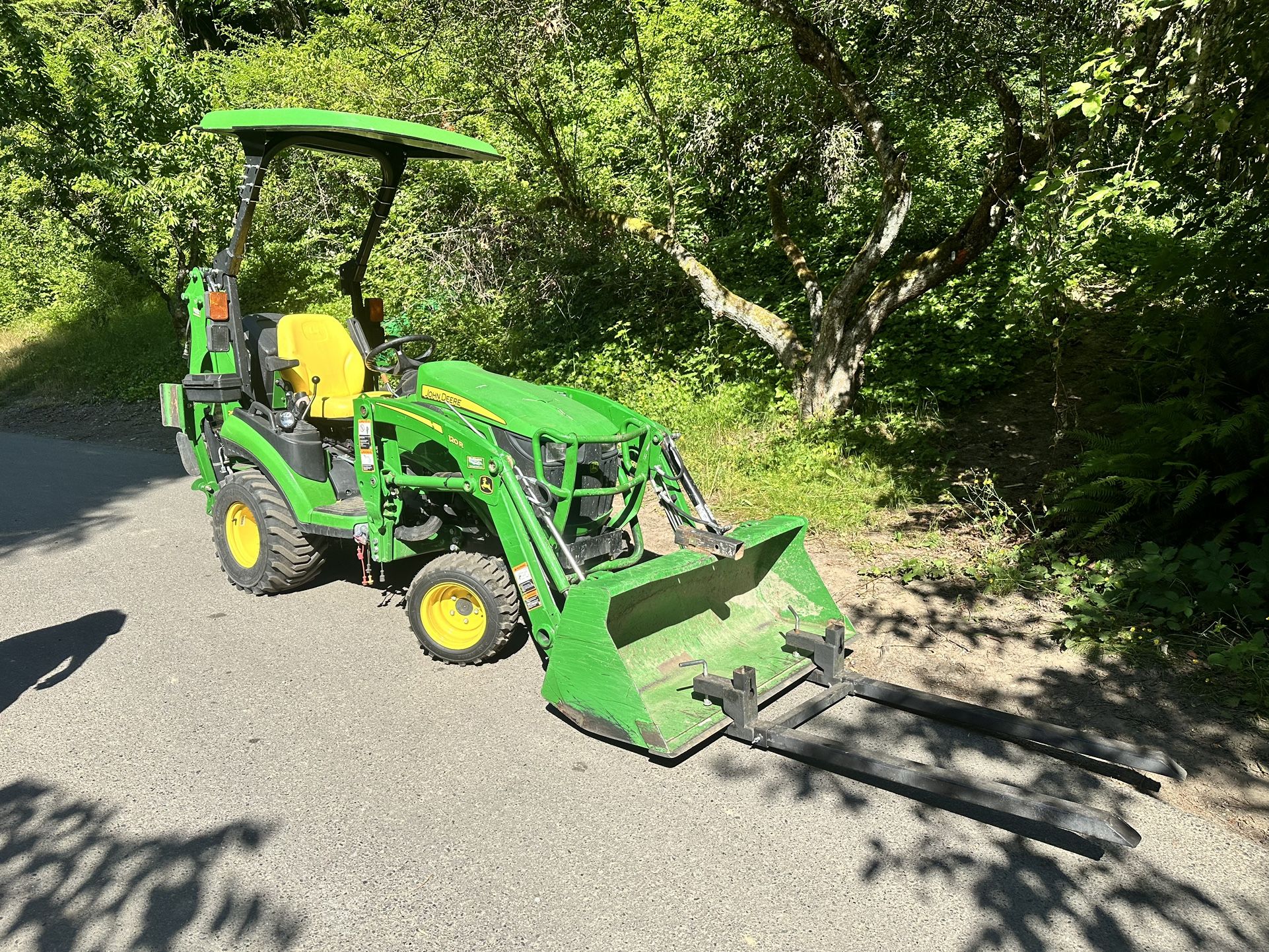 John Deere 1025r
