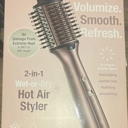 Infiniti Pro Smoothing Hair Drying Brush 