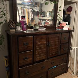 Bedroom Furniture Set 