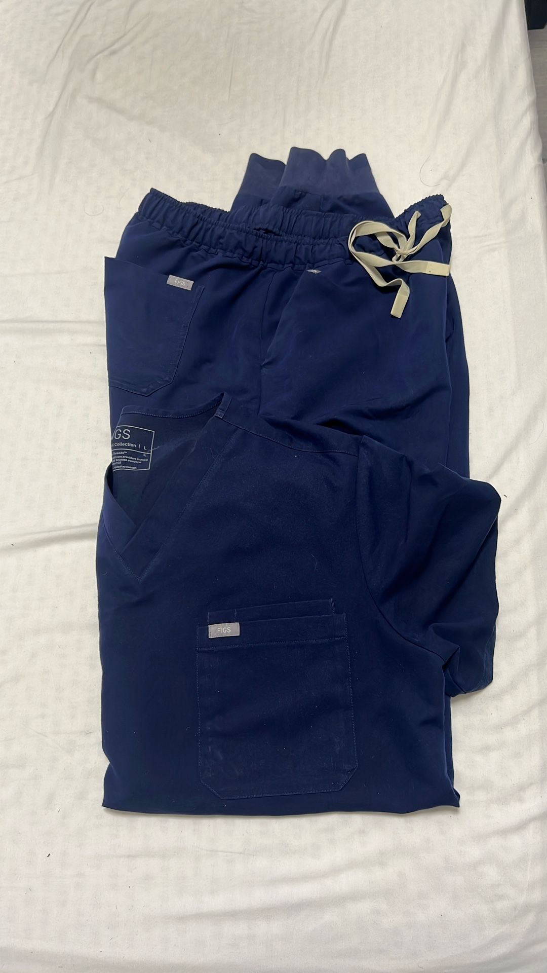 FIGS Scrub Set