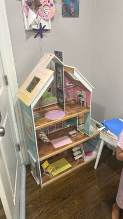 Kid Kraft Doll House