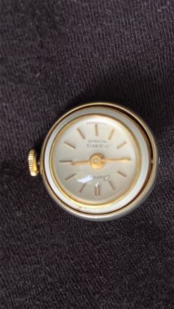Chandler pendent clock