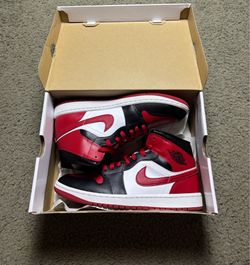 Jordan 1 Mid Alternate Bred Toe