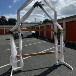 Free Wedding Arch!