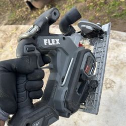 FLEX 24V Brushless Compact Circular Saw